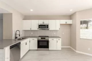 Photo #5: 6908431 Listing 