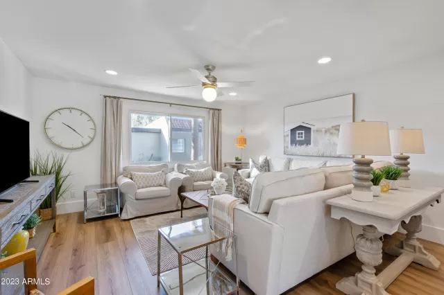 MLS: 6908438 Condo For Sale