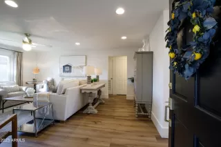 Photo #2: 6908438 Listing 