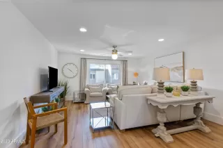 Photo #3: 6908438 Listing 