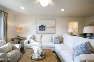 Photo #4: 6908438 Listing 