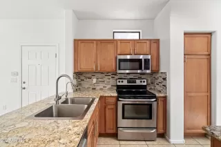 Photo #3: 6908499 Listing 