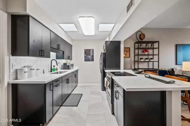 MLS: 6908688 Condo For Sale