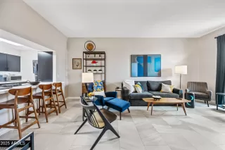 Photo #6: 6908688 Listing