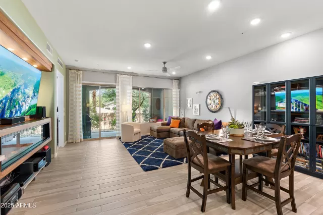 MLS: 6908691 Condo For Sale