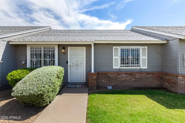 MLS: 6908716 Condo For Sale