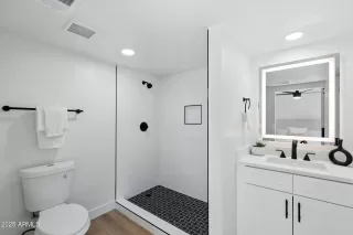 Photo #2: 6908742 Listing 