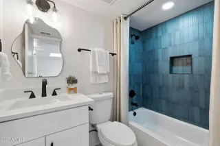 Photo #4: 6908742 Listing 