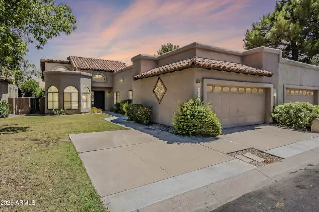 MLS: 6908779 Condo For Sale