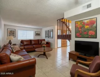 Photo #3: 6908785 Listing