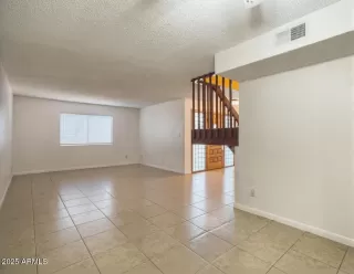 Photo #4: 6908785 Listing