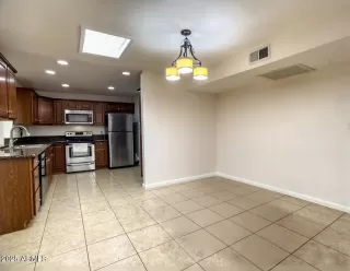 Photo #6: 6908785 Listing