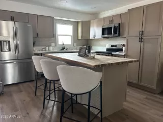 Photo #6: 6908940 Listing 