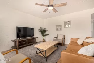 Photo #5: 6908959 Listing 