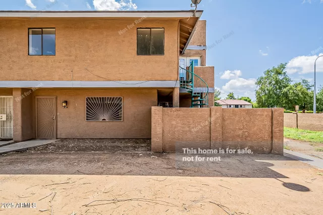 MLS: 6908969 Condo For Sale