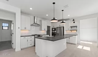 Photo #5: 6909101 Listing 