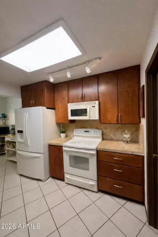 Photo #4: 6909186 Listing 