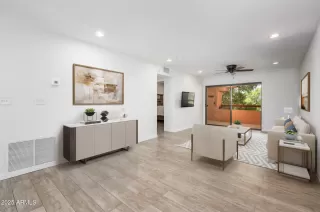 Photo #6: 6909197 Listing