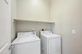 Photo #6: 6909212 Listing