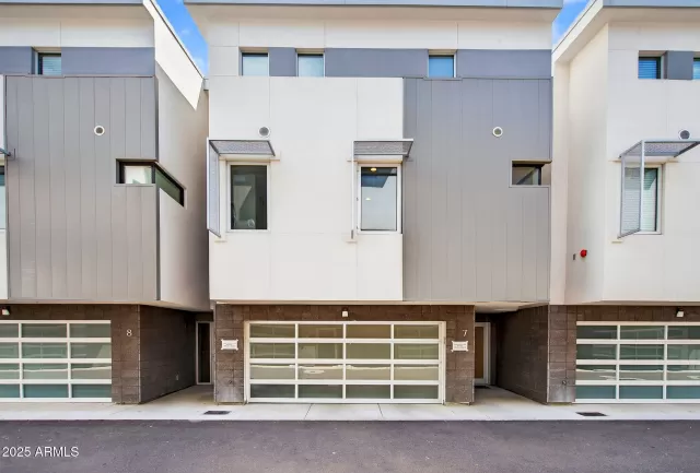 MLS: 6909307 Condo For Sale