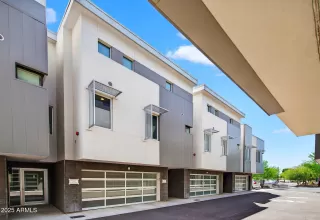 Photo #2: 6909307 Listing 