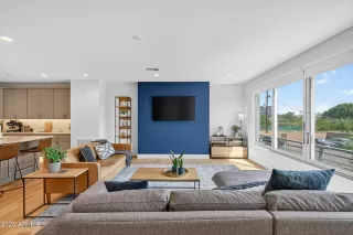 Photo #4: 6909307 Listing 