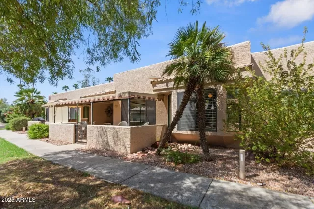 MLS: 6909322 Condo For Sale