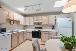 Photo #2: 6909322 Listing