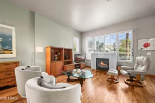 Photo #4: 6909342 Listing