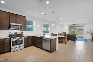 Photo #2: 6909371 Listing 