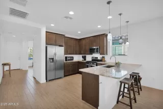 Photo #3: 6909371 Listing 