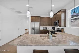 Photo #4: 6909371 Listing 