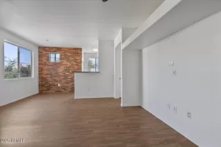 Photo #6: 6909386 Listing 