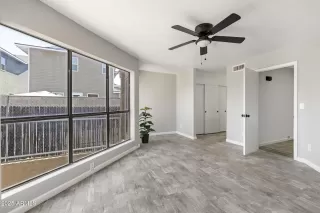 Photo #5: 6909815 Listing 