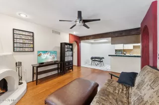 Photo #4: 6909827 Listing 