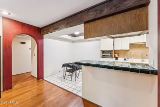 Photo #6: 6909827 Listing 