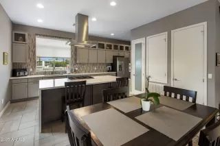 Photo #3: 6909853 Listing 