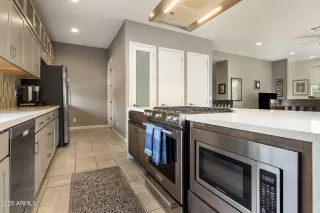 Photo #4: 6909853 Listing 