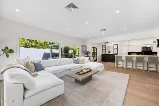 Photo #1: 6909864 Listing