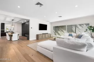 Photo #2: 6909864 Listing