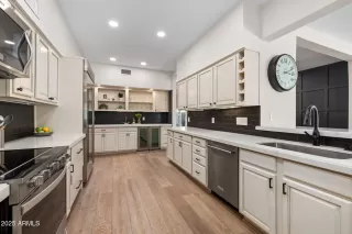 Photo #6: 6909864 Listing