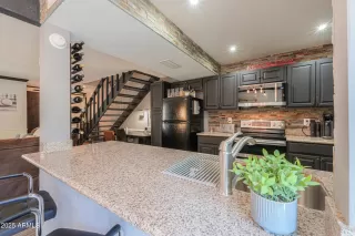 Photo #2: 6909874 Listing 