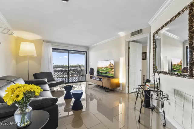 MLS: 6909902 Condo For Sale