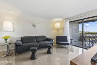 Photo #4: 6909902 Listing 