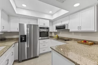 Photo #5: 6909902 Listing 