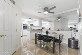 Photo #6: 6909902 Listing 