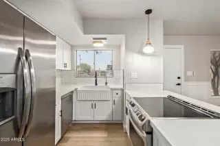 Photo #6: 6909920 Listing