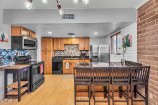 Photo #2: 6909942 Listing 