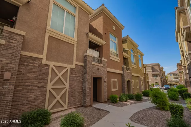 MLS: 6909944 Condo For Sale