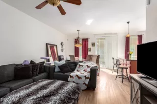 Photo #6: 6909944 Listing 